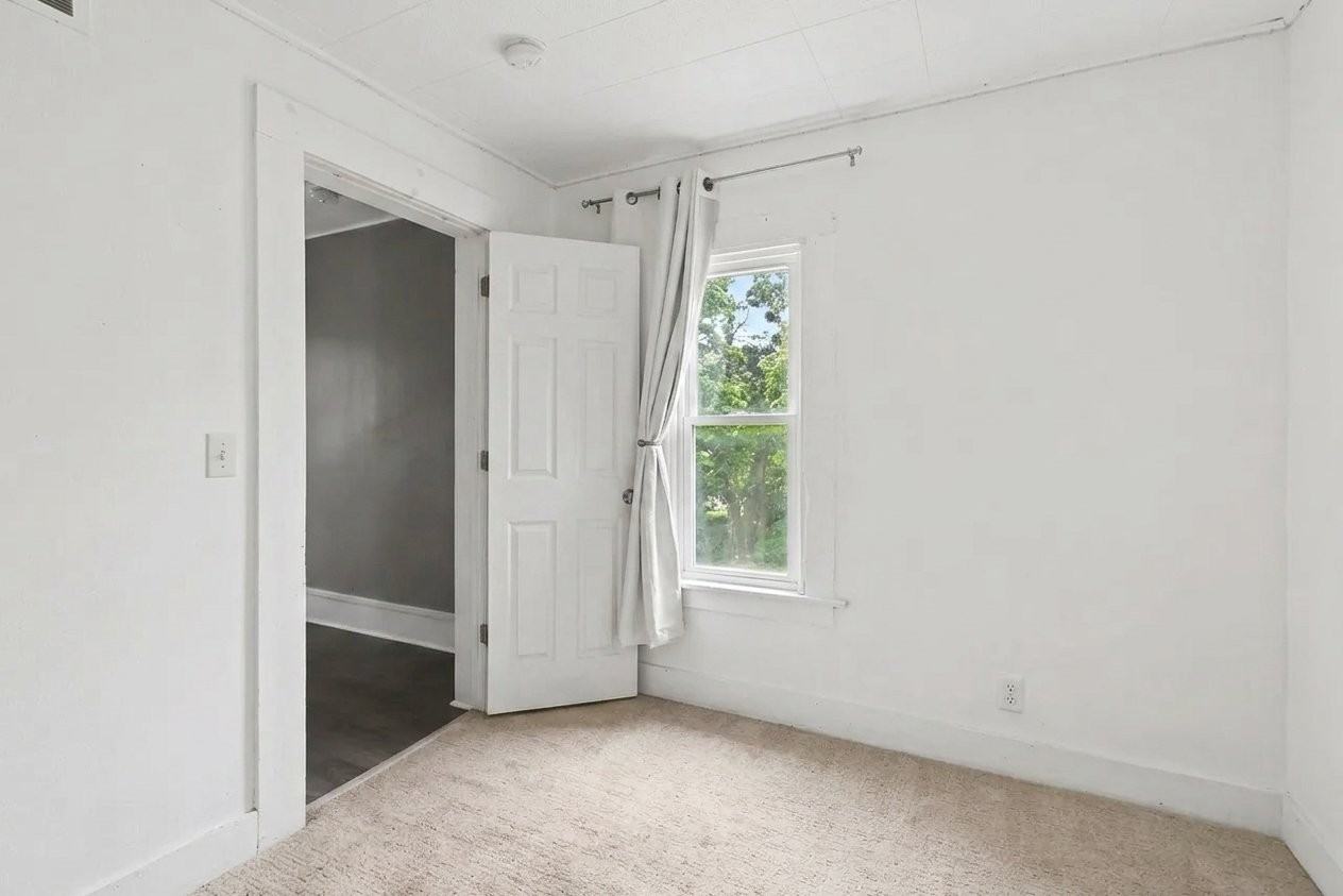 1216 1/2 N Capitol Ave #2 - Photo 4 of 9