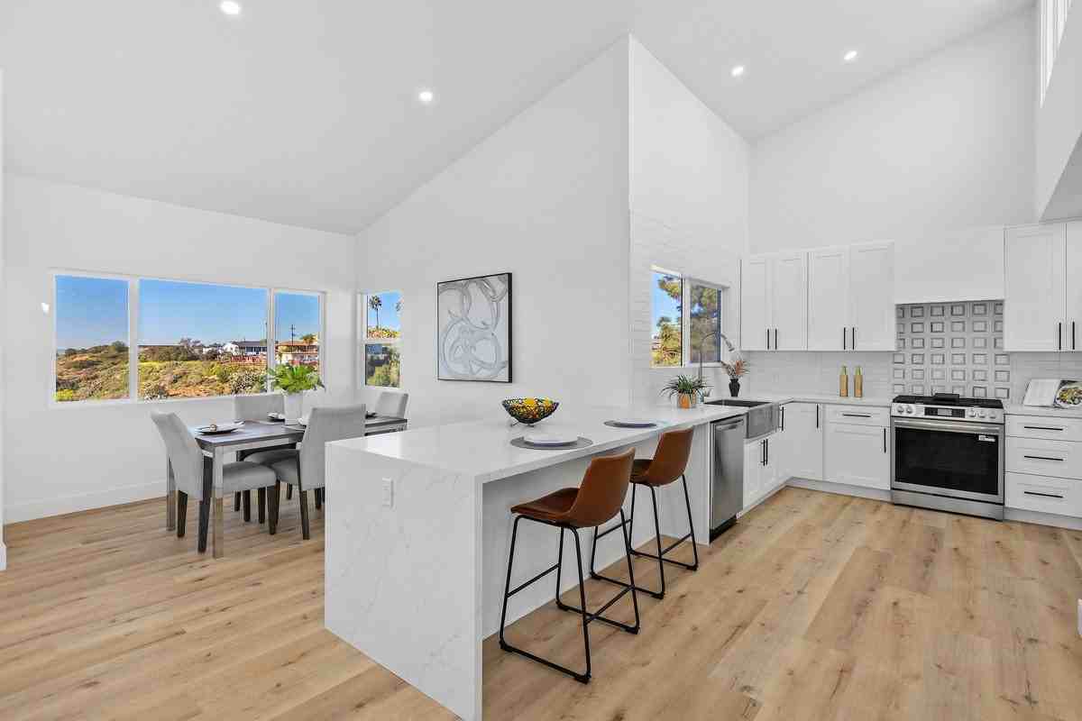 700 Selma Pl - Photo 3 of 20