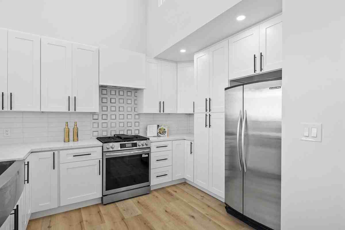 700 Selma Pl - Photo 6 of 20