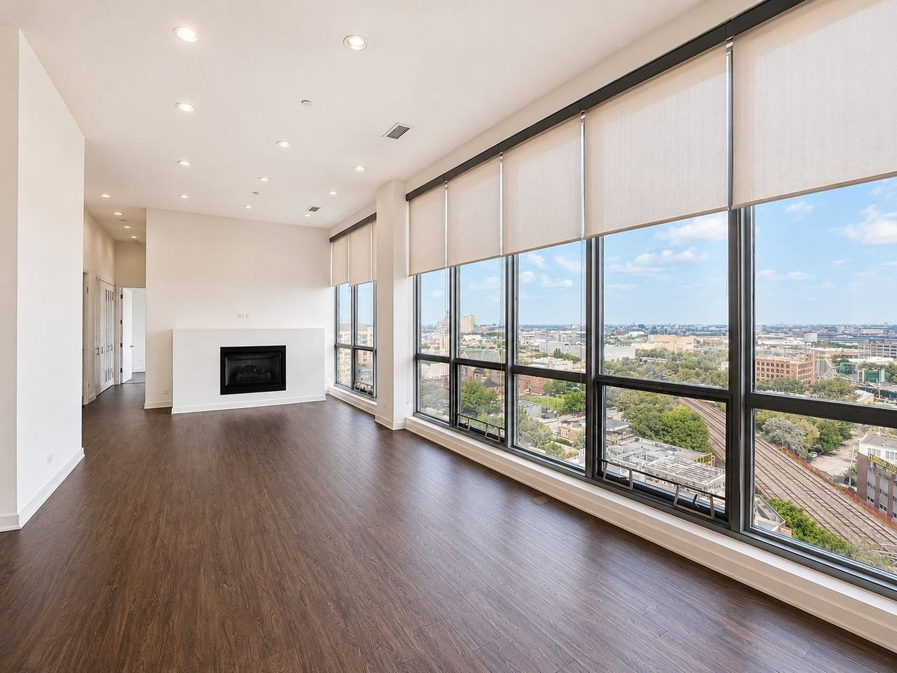 900 W Huron St #914 - Photo 4 of 20