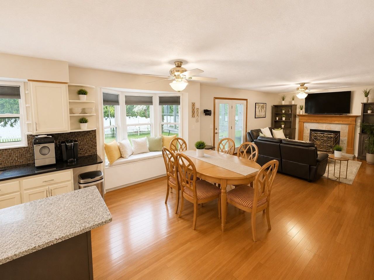 2800 Lake Hollow Rd - Photo 5 of 30
