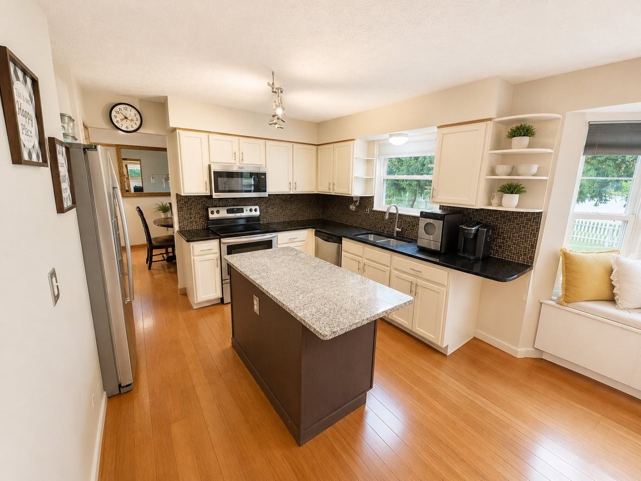 2800 Lake Hollow Rd - Photo 6 of 30