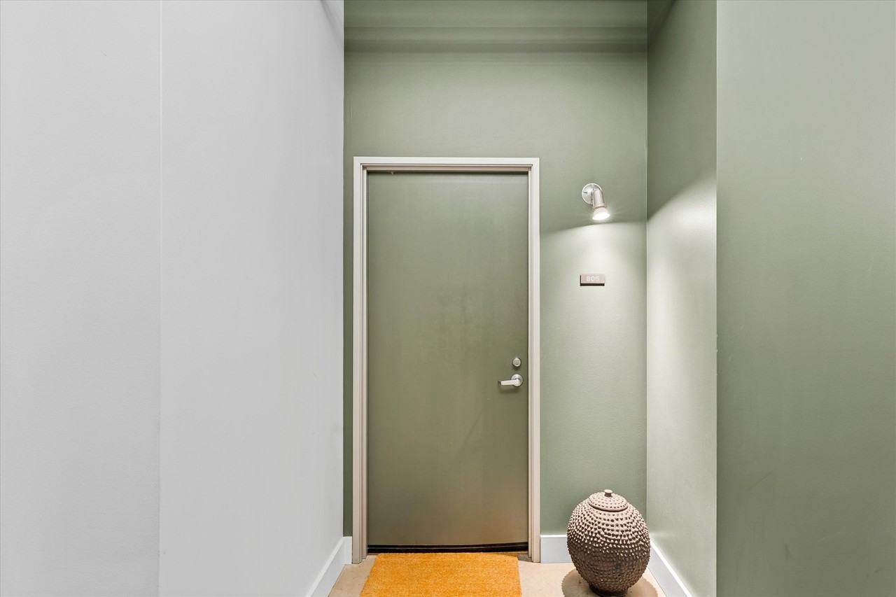 411 Nw Flanders St #805 - Photo 2 of 16