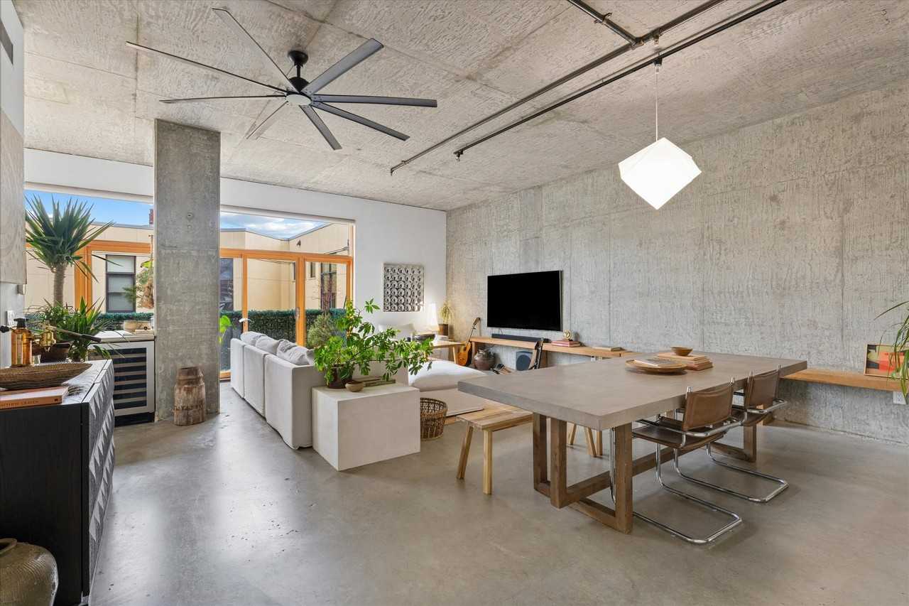 411 Nw Flanders St #805 - Photo 6 of 16
