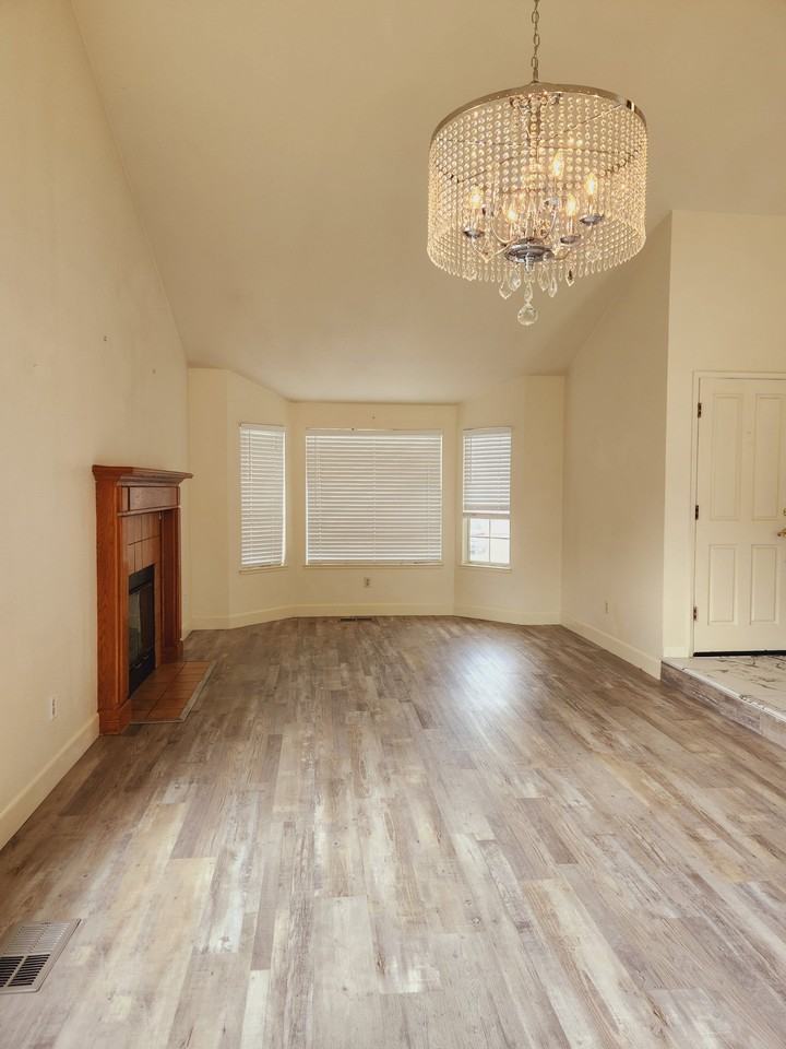 1814 Evalane Way - Photo 2 of 18