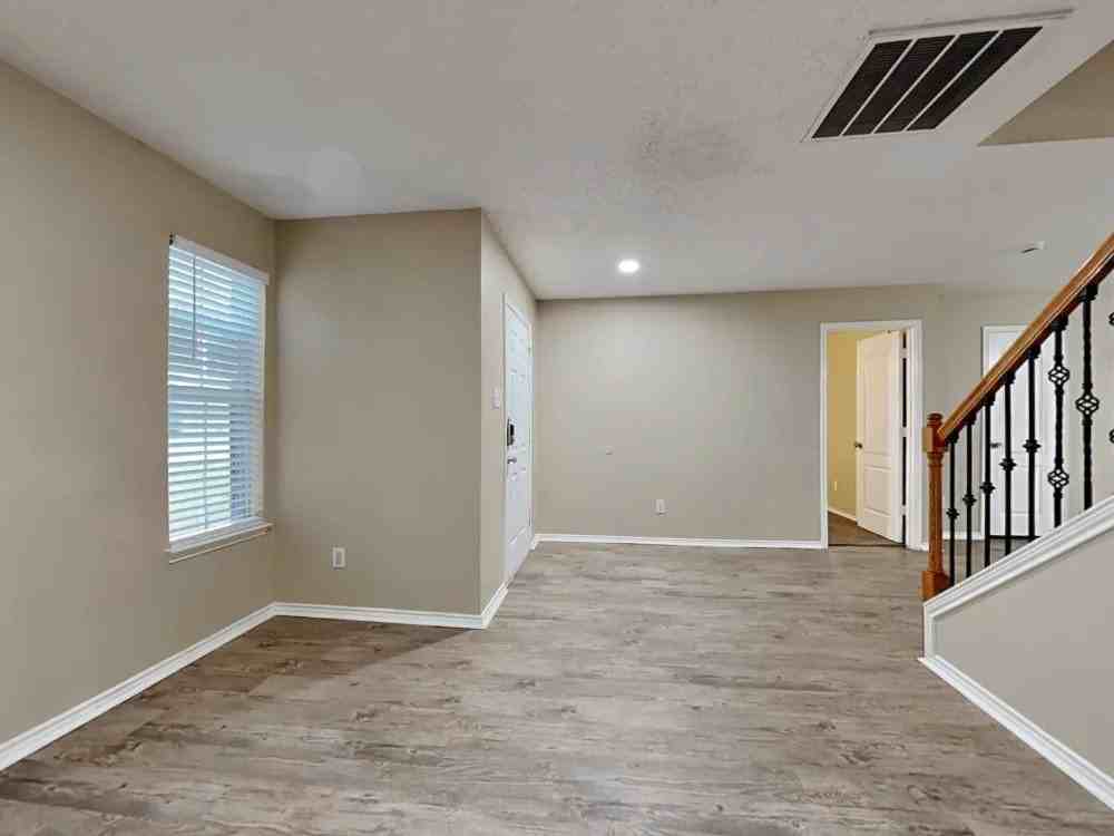 7205 Silktree Ct - Photo 5 of 19