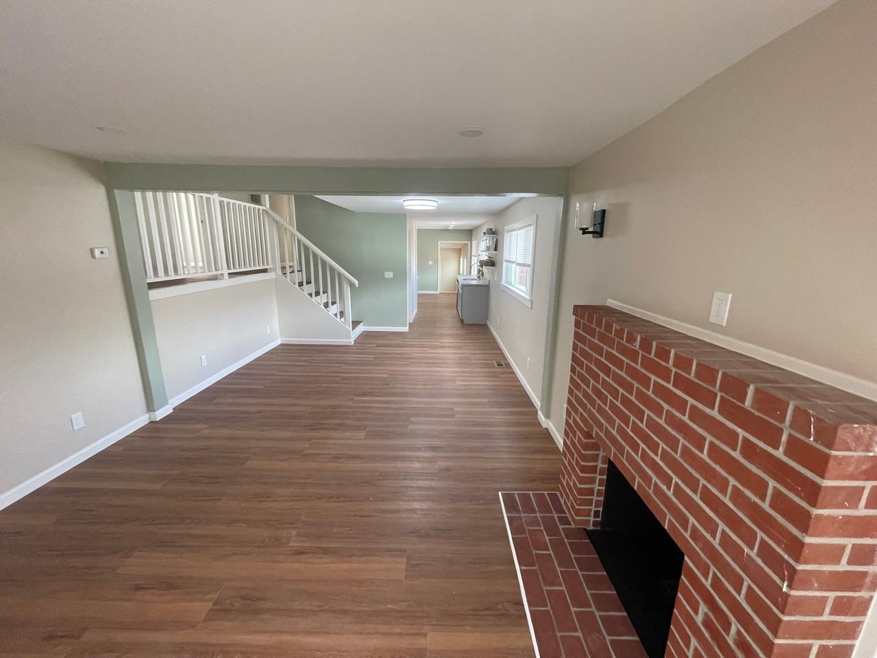 1129 Elgin St - Photo 2 of 17
