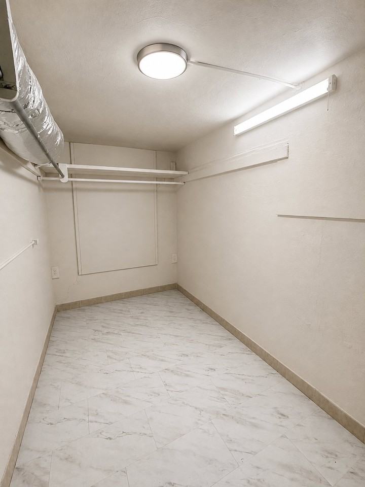 1002 W Lynwood Ave #3 - Photo 3 of 4