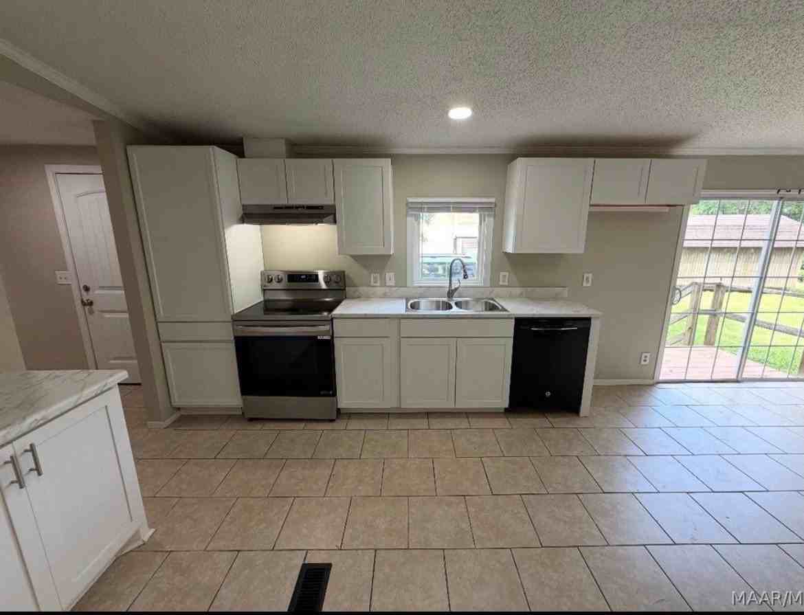 124 Sevarge Ln - Photo 3 of 7