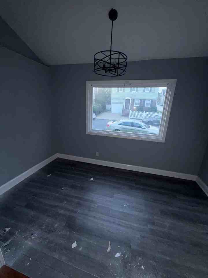 1611 Bayview Ave - Photo 6 of 17