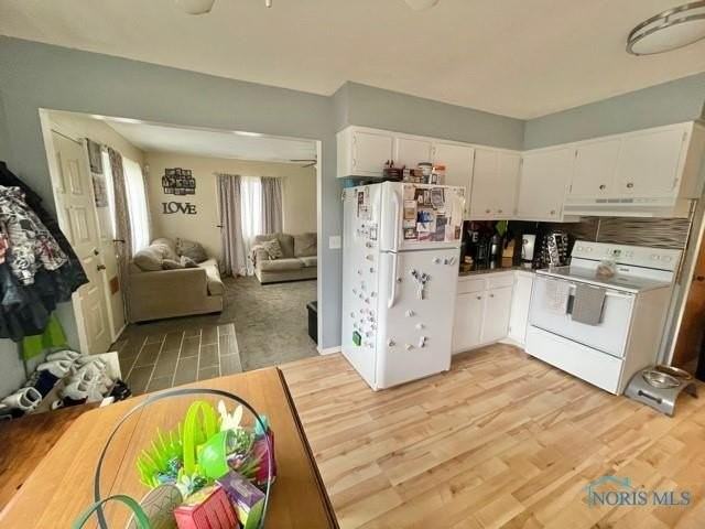 1443 Pool St - Photo 4 of 13