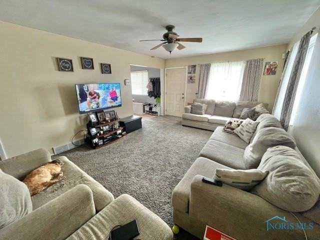 1443 Pool St - Photo 7 of 13