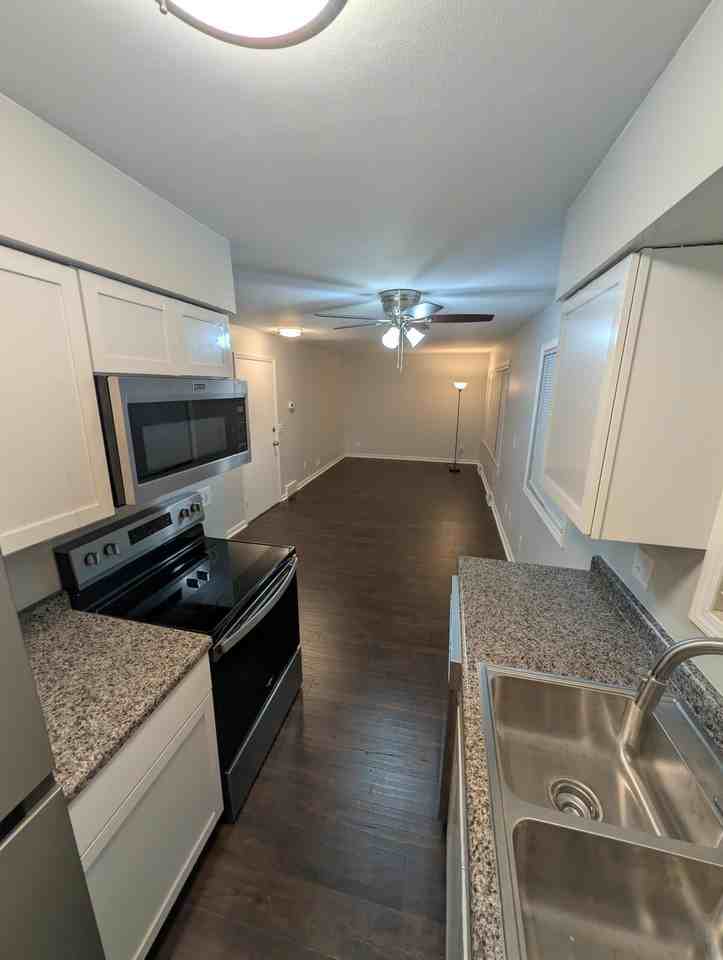 201 N 67th St #101 - Photo 7 of 15