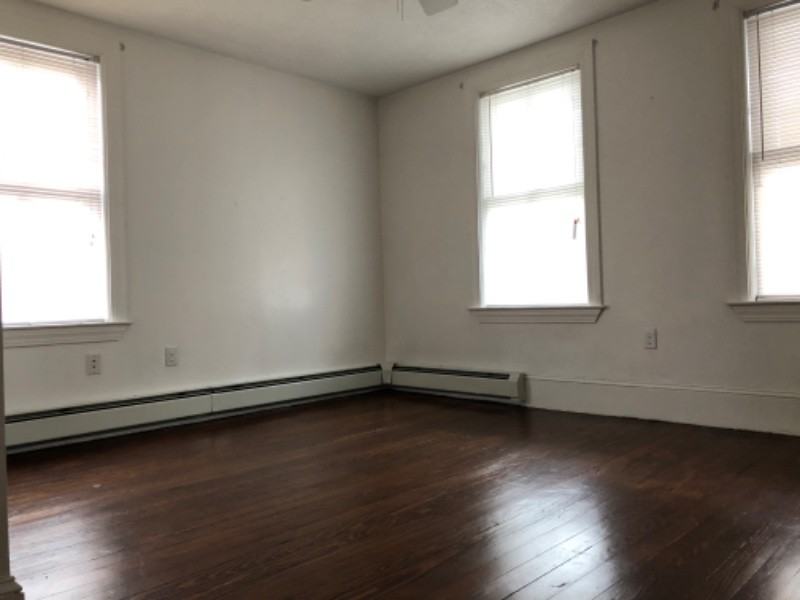 322 Central St - Photo 6 of 16