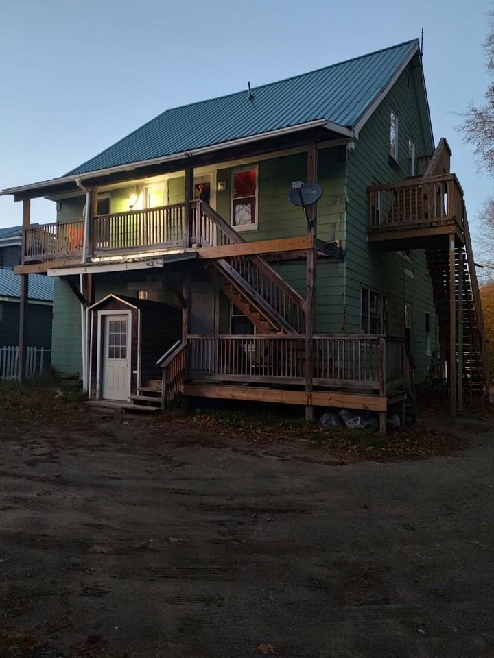 6 Waldo St #2 - Photo 3 of 7
