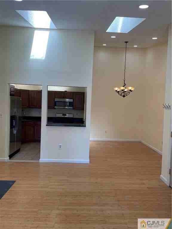 53 Taylor Dr - Photo 3 of 15