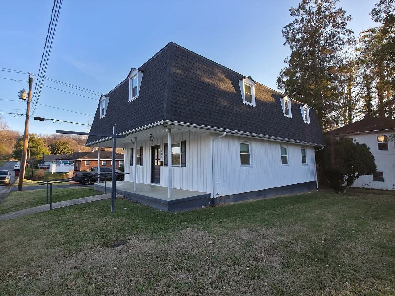 605 Hale St #1 - Photo 2 of 16