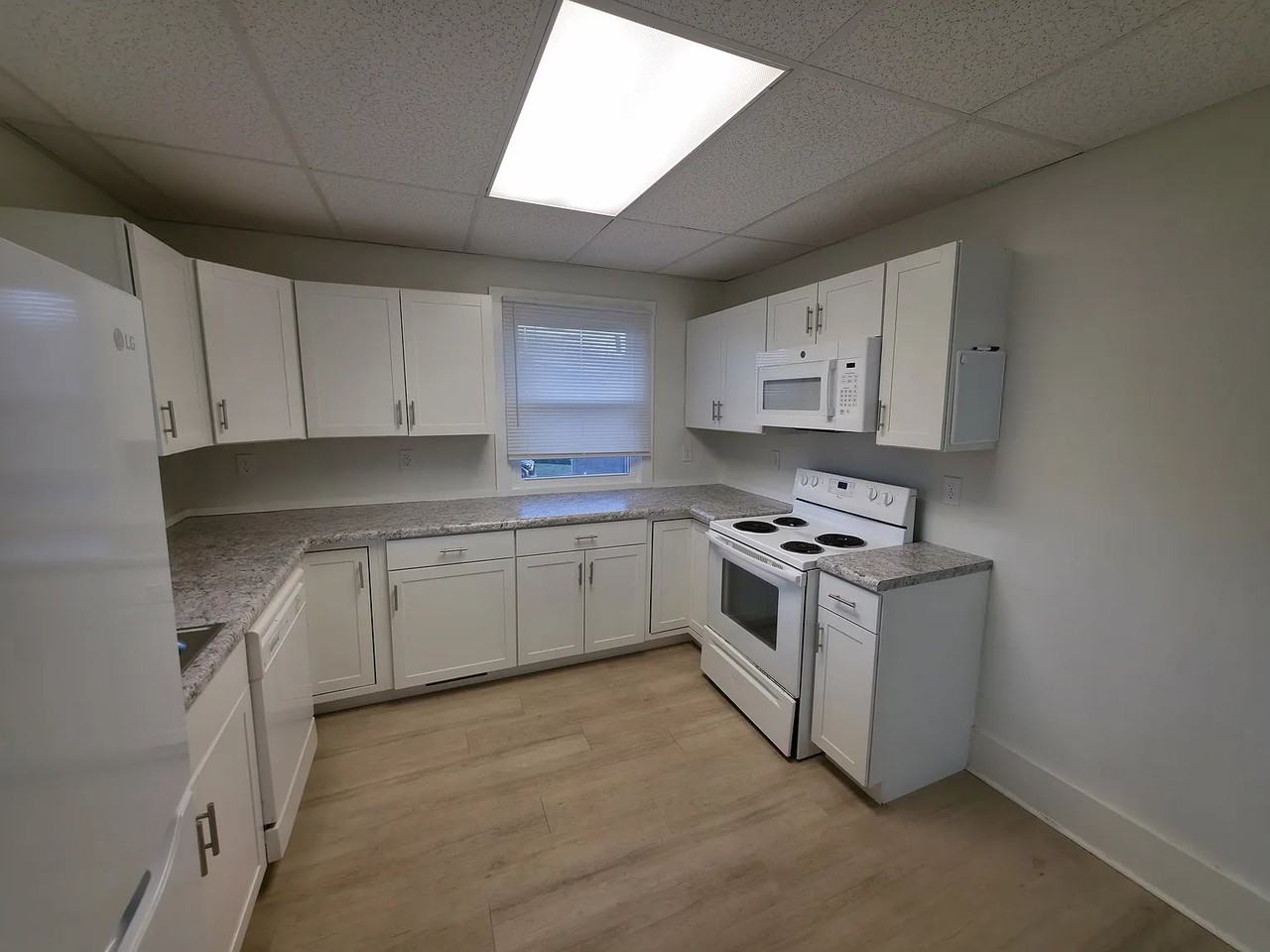 605 Hale St #1 - Photo 6 of 16