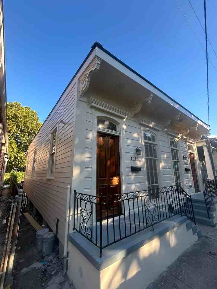 1015 N Galvez St - Photo 3 of 20