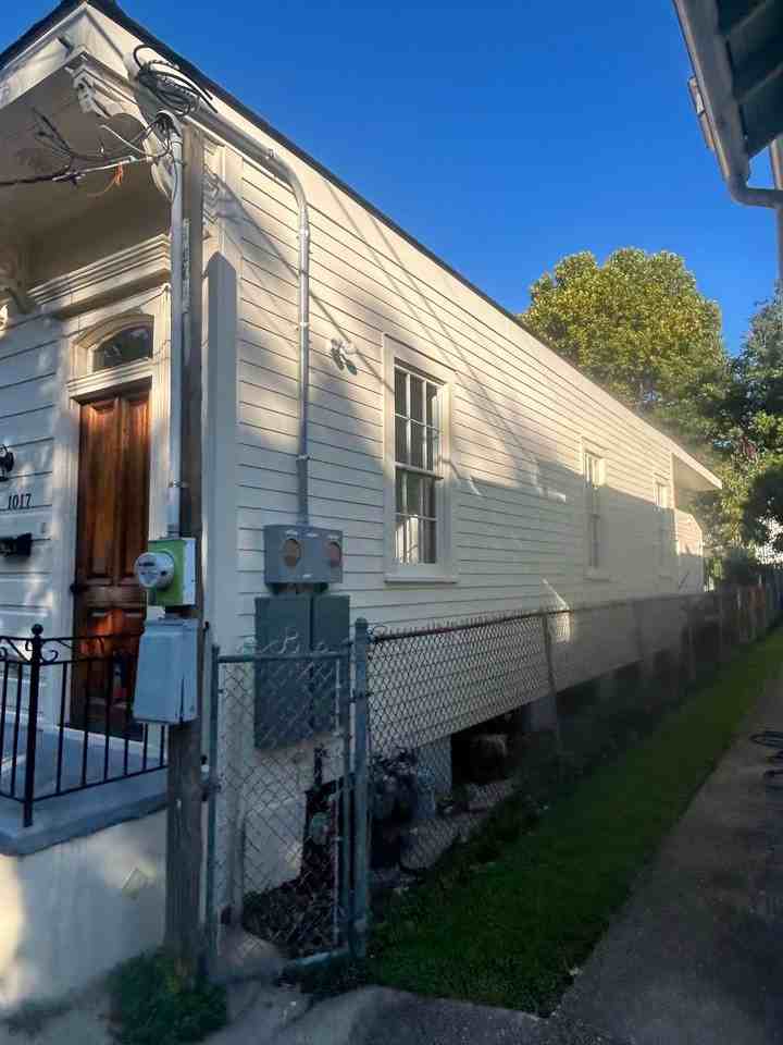 1015 N Galvez St - Photo 4 of 20