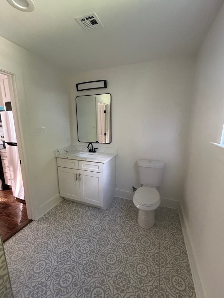 1015 N Galvez St - Photo 6 of 20
