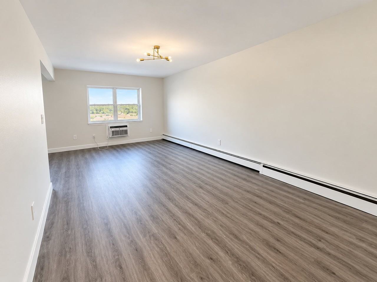 550 Washington Ave #11 - Photo 3 of 12