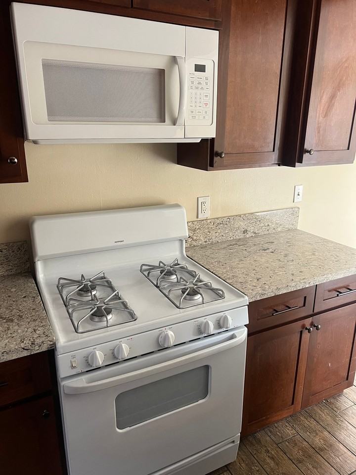 146 E 95th St #1 - Photo 4 of 7