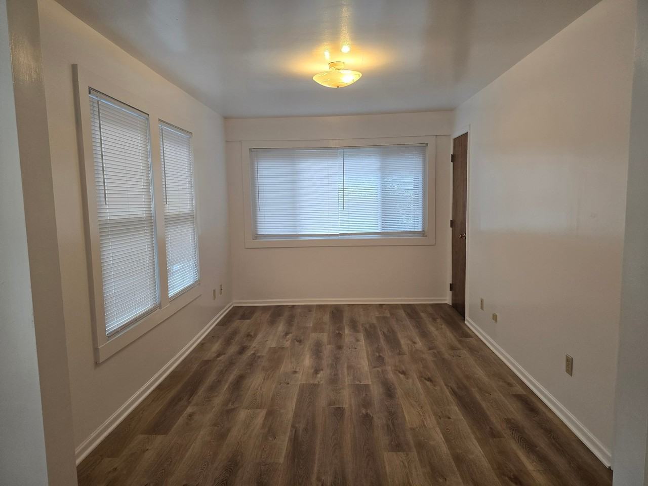 1384 Pondview Ave - Photo 3 of 5