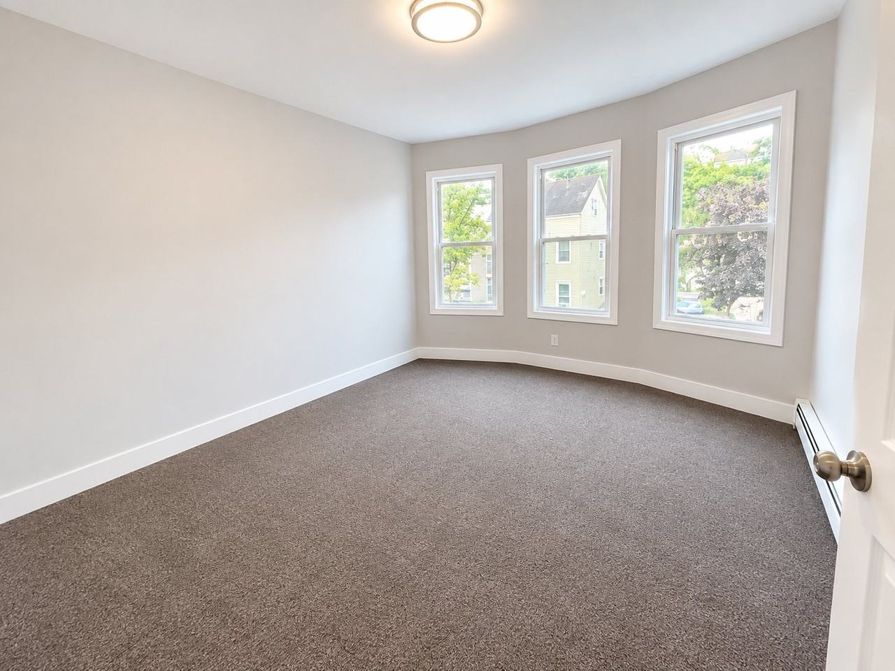 194 W Broadway #2F - Photo 4 of 10