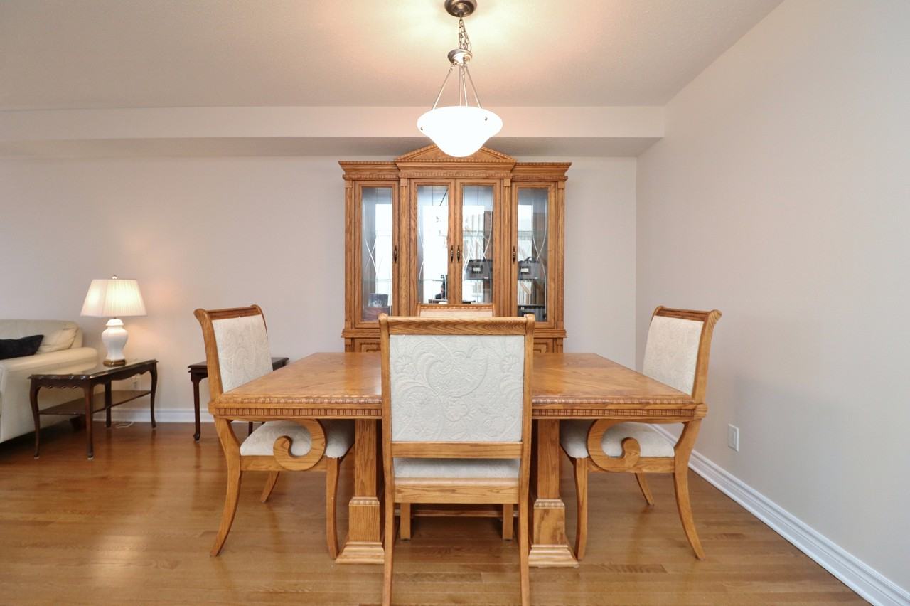 219 Gossamer St - Photo 7 of 43