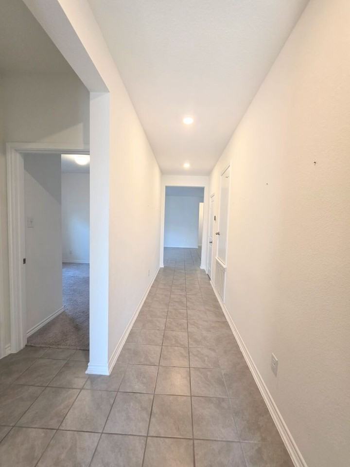 250 W Flowing River Dr - Photo 3 of 30