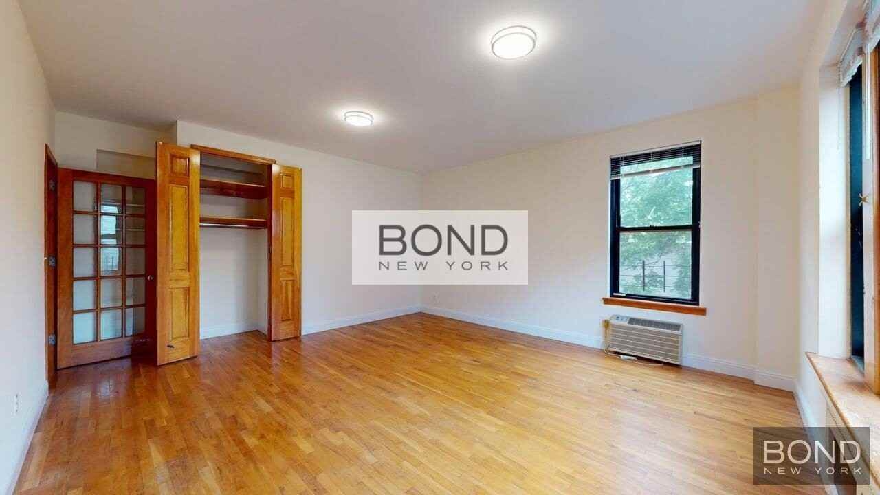 200 Riverside Dr #55 - Photo 3 of 13