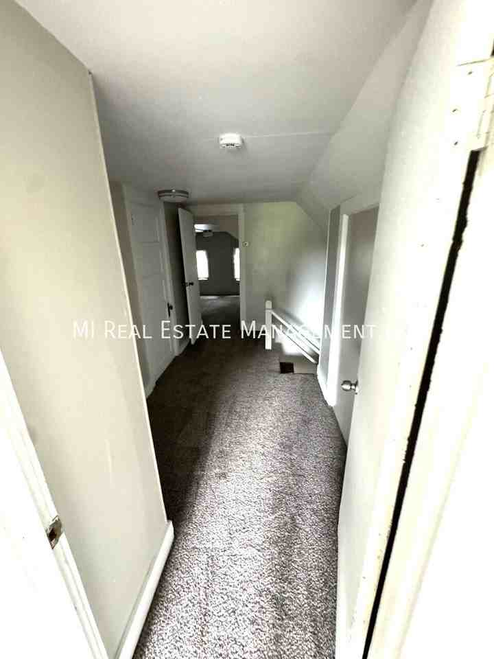 634 Catawba Ave - Photo 3 of 18