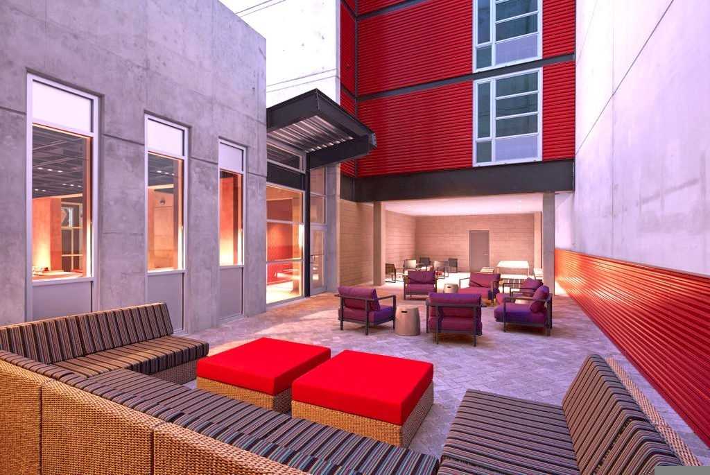 1515 N Fremont St #201 - Photo 3 of 13