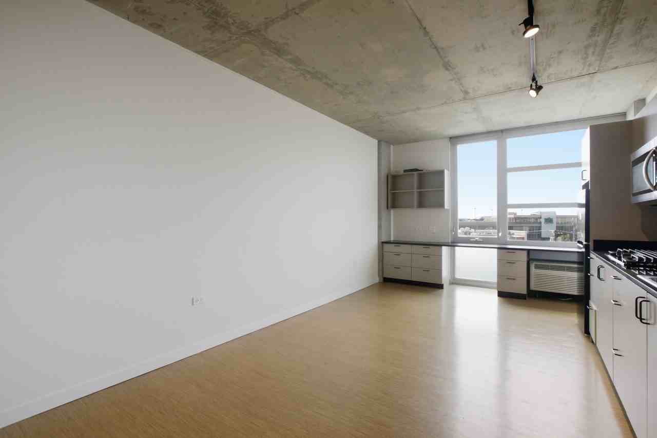 1515 N Fremont St #201 - Photo 7 of 13