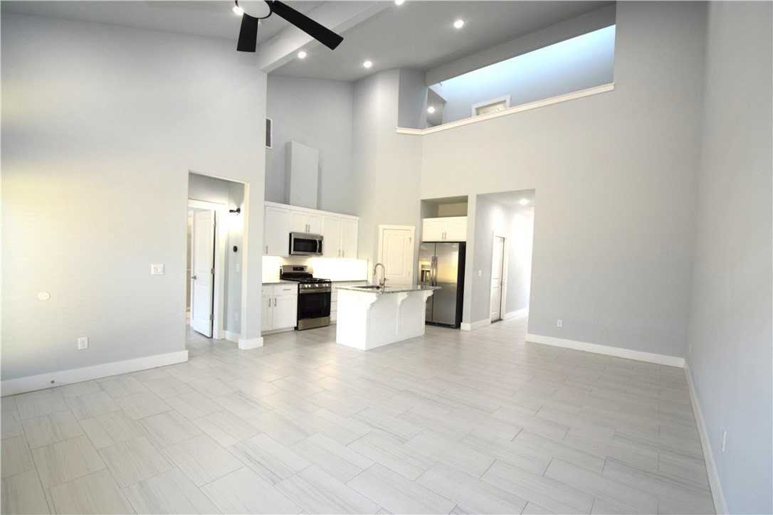 1840 Garnet Ave - Photo 4 of 21
