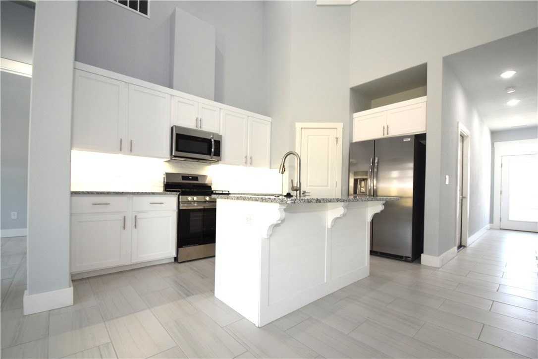 1840 Garnet Ave - Photo 5 of 21