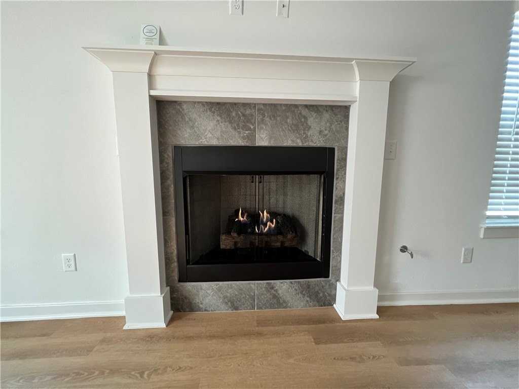 542 N Cresswell Dr - Photo 4 of 18