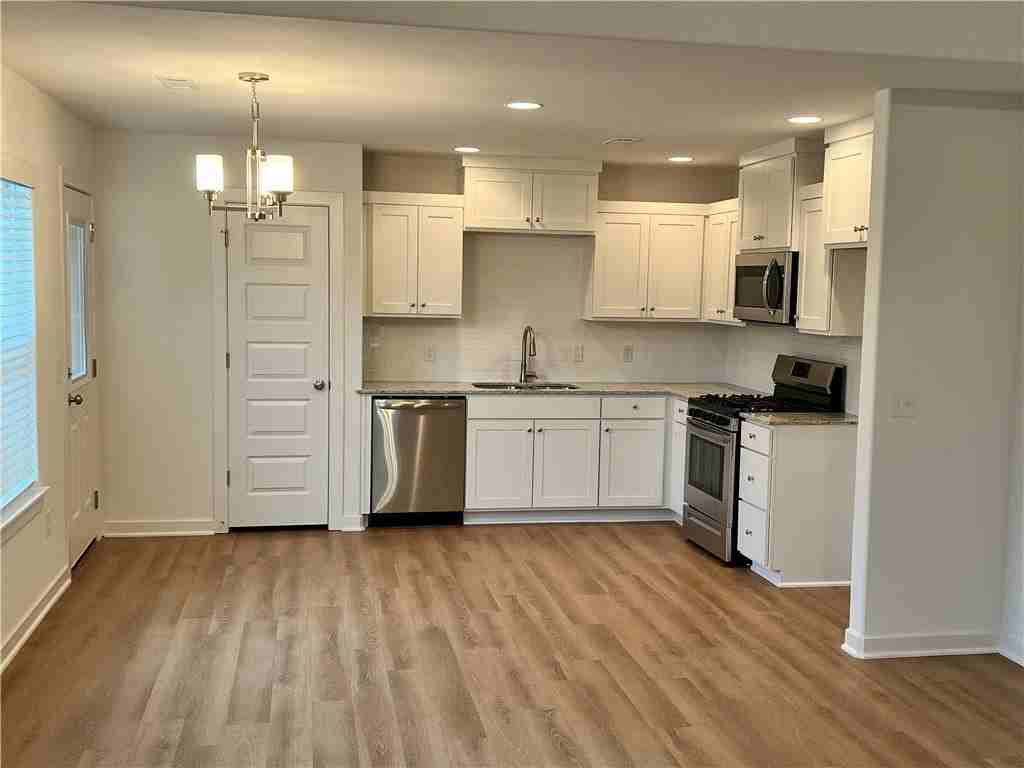 542 N Cresswell Dr - Photo 6 of 18