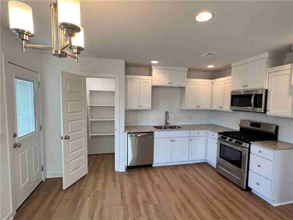 542 N Cresswell Dr - Photo 7 of 18
