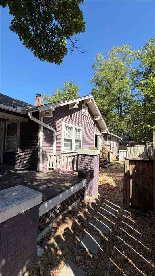 224 W Watson St - Photo 3 of 7