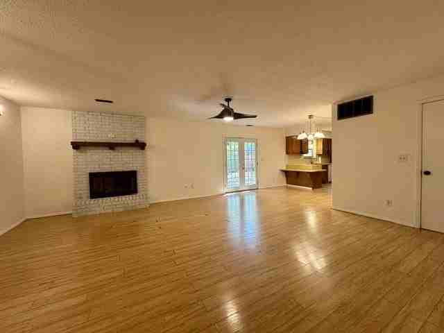 205 E Henson Ave - Photo 5 of 17