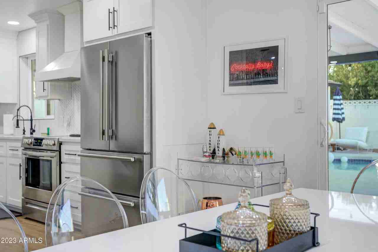 6816 E Vernon Ave - Photo 7 of 24