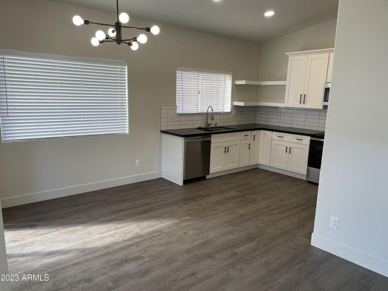 1539 E Beacon Dr - Photo 5 of 19