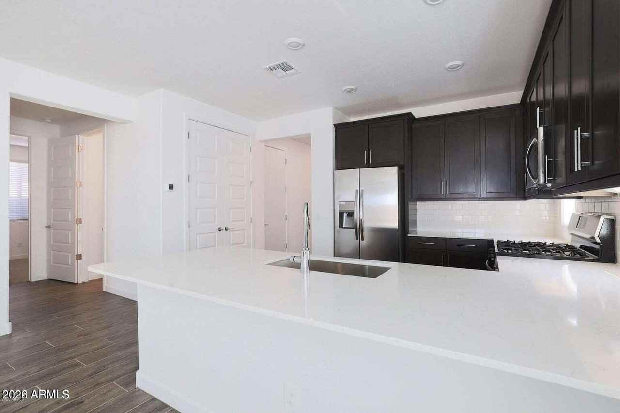 16514 W Charlotte Dr - Photo 4 of 23