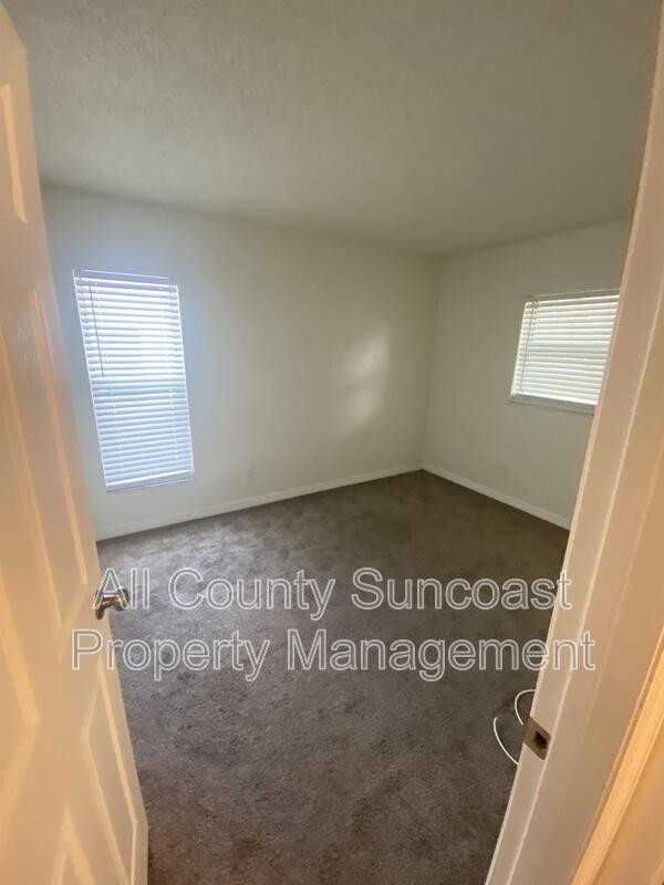 7450 35th St N - Photo 5 of 11