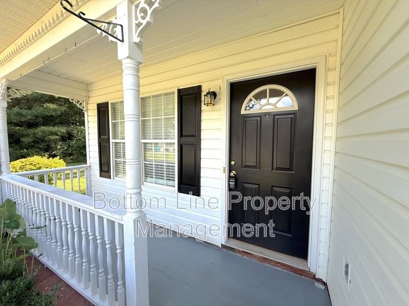 718 Cody Ct - Photo 3 of 19