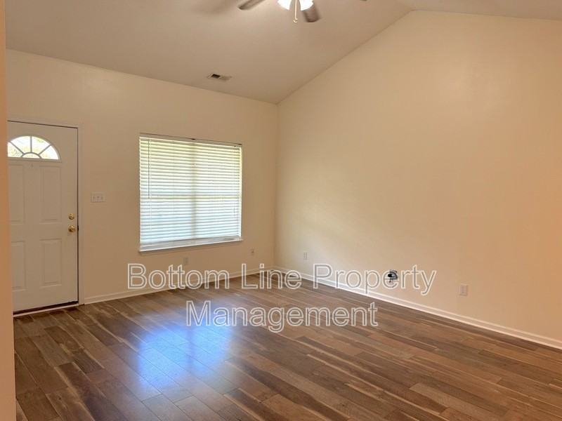 718 Cody Ct - Photo 5 of 19