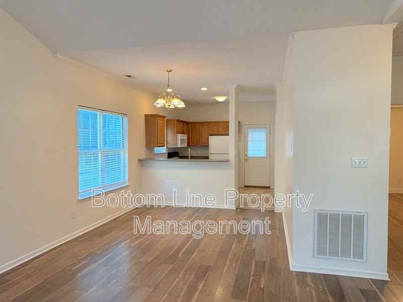 718 Cody Ct - Photo 6 of 19