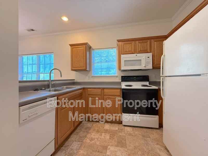 718 Cody Ct - Photo 7 of 19